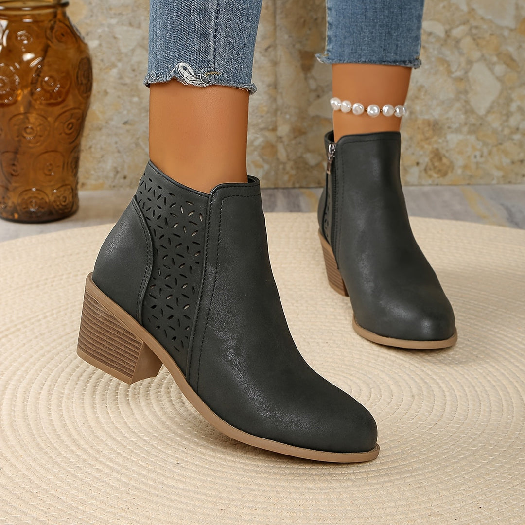 Léonie™ – Breathable and Sustainable Comfort in Ankle Boots