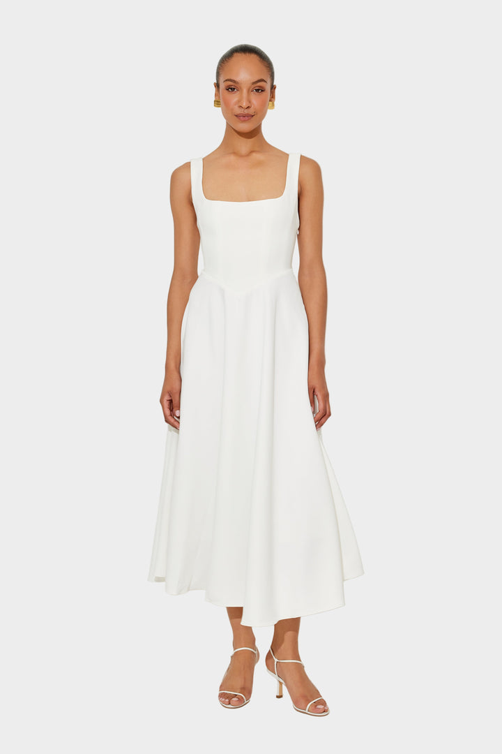 Timeless Airy Midi Dress with Elegant Lines and Natural Movement