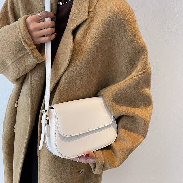 Layla | Chic Shoulder Bag in Subtle Nude Hue