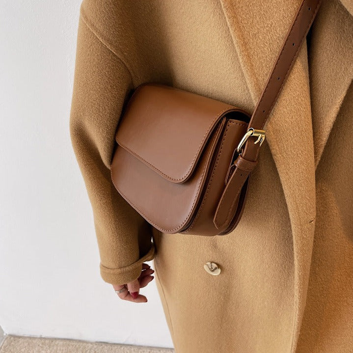 Layla | Chic Shoulder Bag in Subtle Nude Hue
