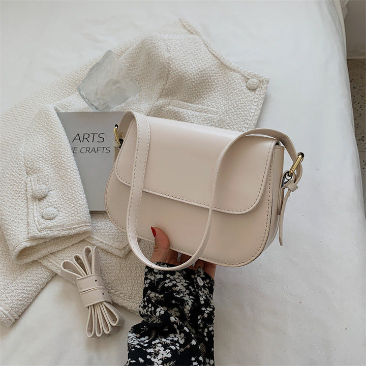 Layla | Chic Shoulder Bag in Subtle Nude Hue