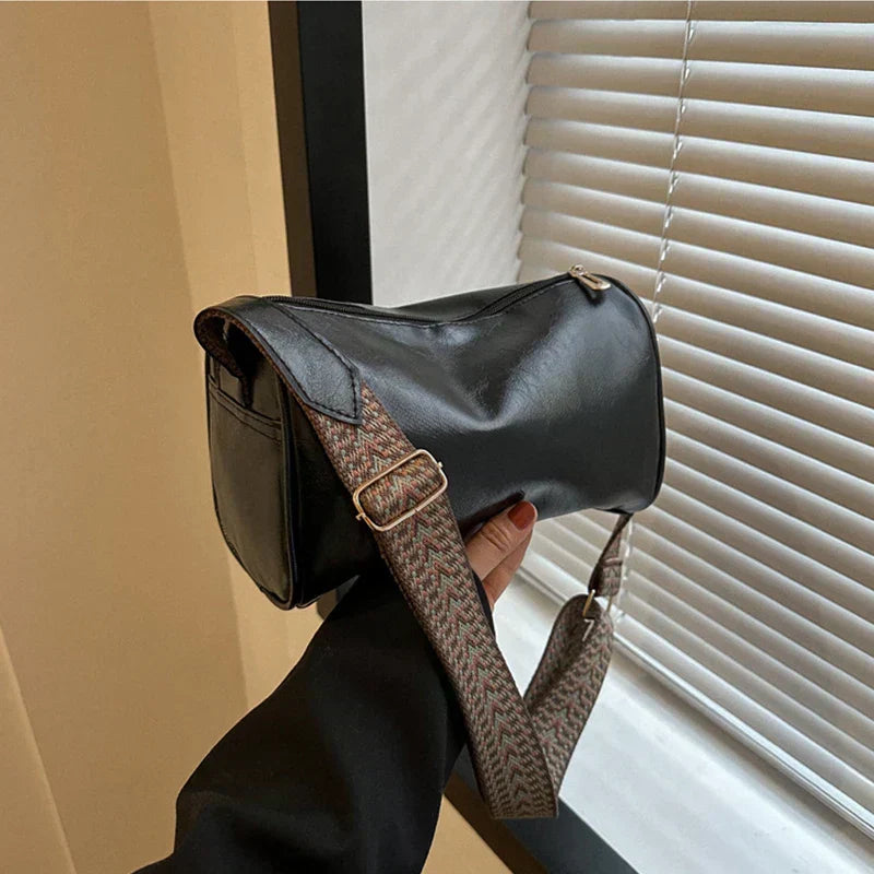 Maeve | Chic Shoulder Bag with Contemporary Strap