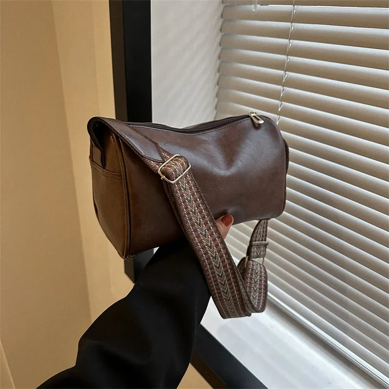 Maeve | Chic Shoulder Bag with Contemporary Strap