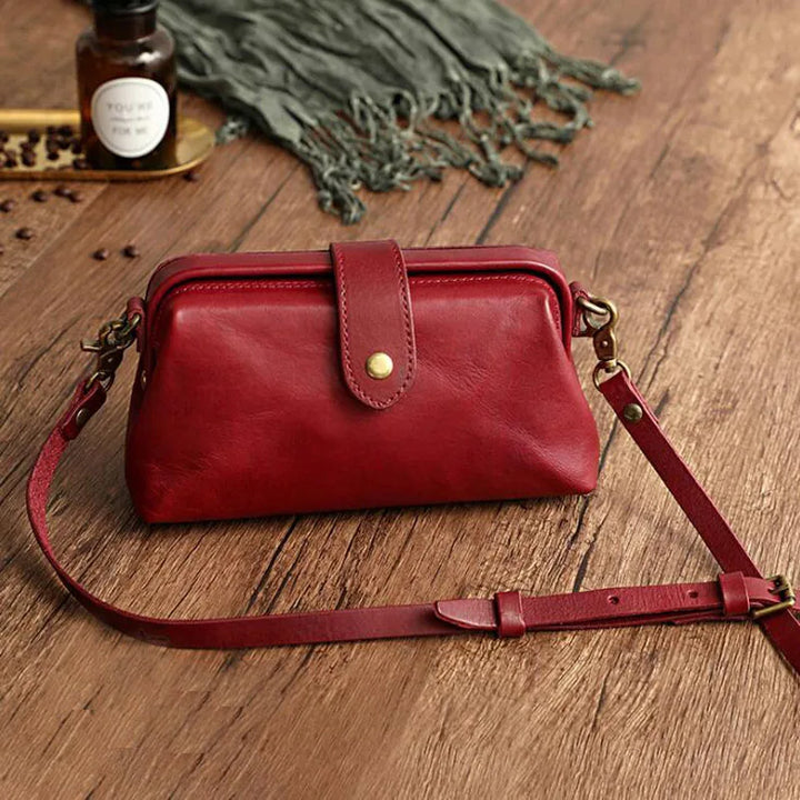 Quinn | Compact Classic Retro Shoulder Bag