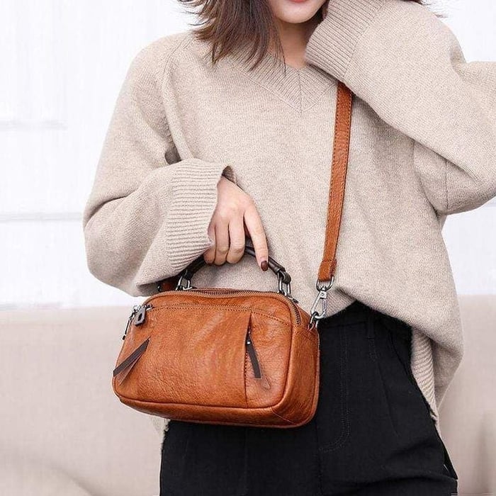 Daisy | Compact and Versatile Bag in Golden Cognac Hue