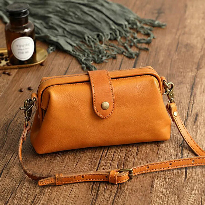 Savannah | Timeless Compact Bag in Rich Cognac Hue