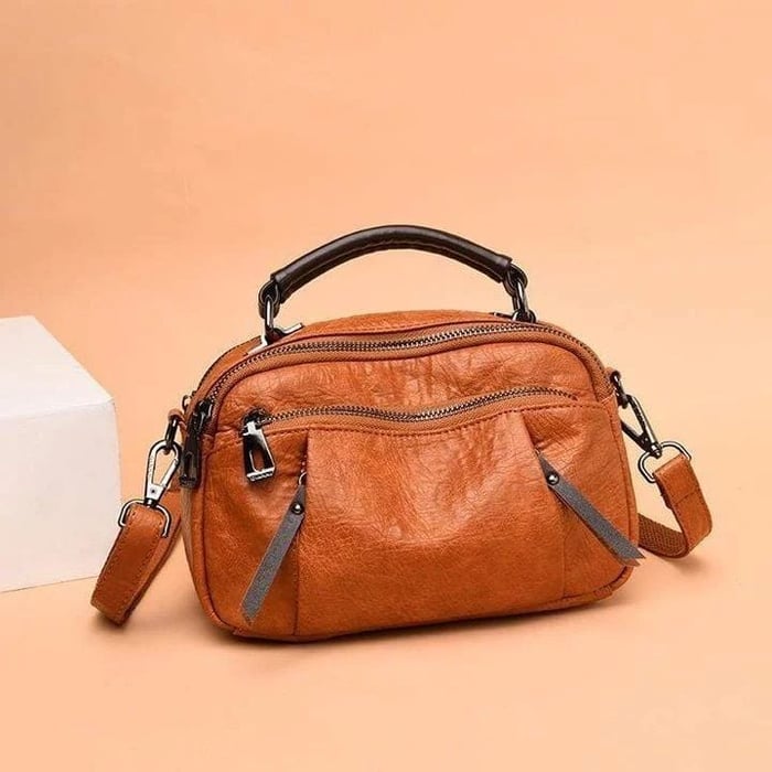 Daisy | Compact and Versatile Bag in Golden Cognac Hue