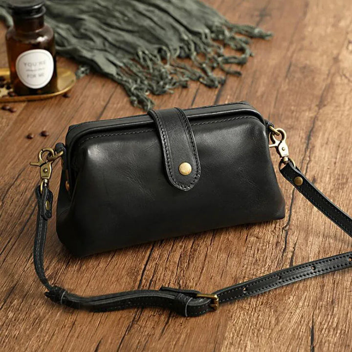 Quinn | Compact Classic Retro Shoulder Bag